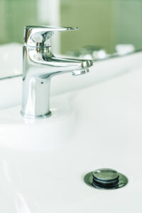Faucet water in bathroom - Vintage filter
